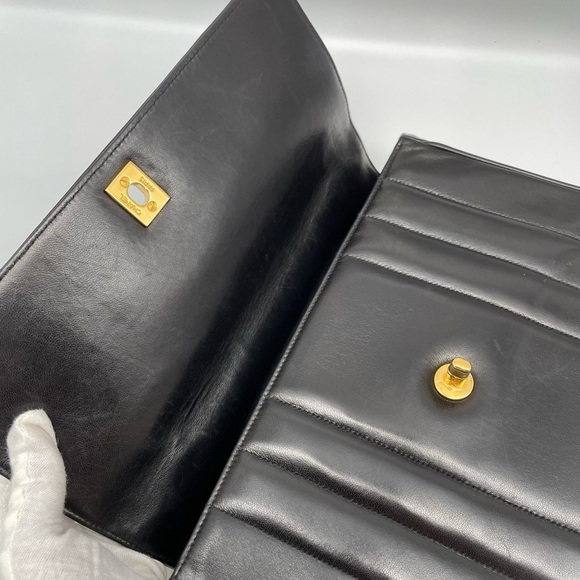 Chanel - Picture 15 of 16